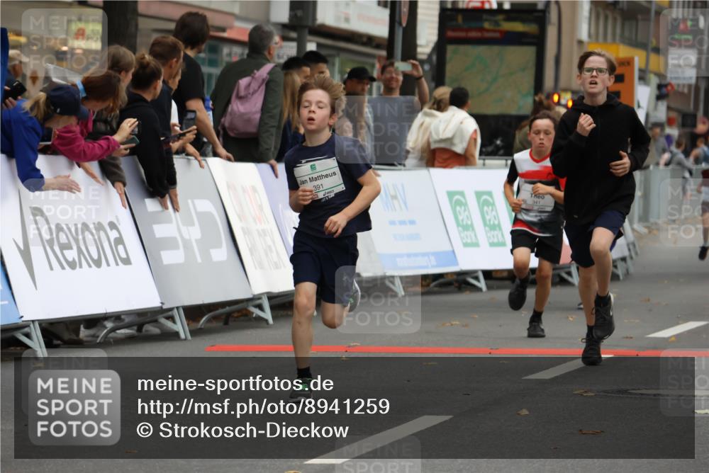 21.09.2025 - PSD Bank Halbmarathon Strokosch-Dieckow http://msf.ph/oto/8941259 21.09.2025 10:27:28 Ziel 101, 128, 247, 249, 292, 341, 342, 391 meine-sportfotos.de