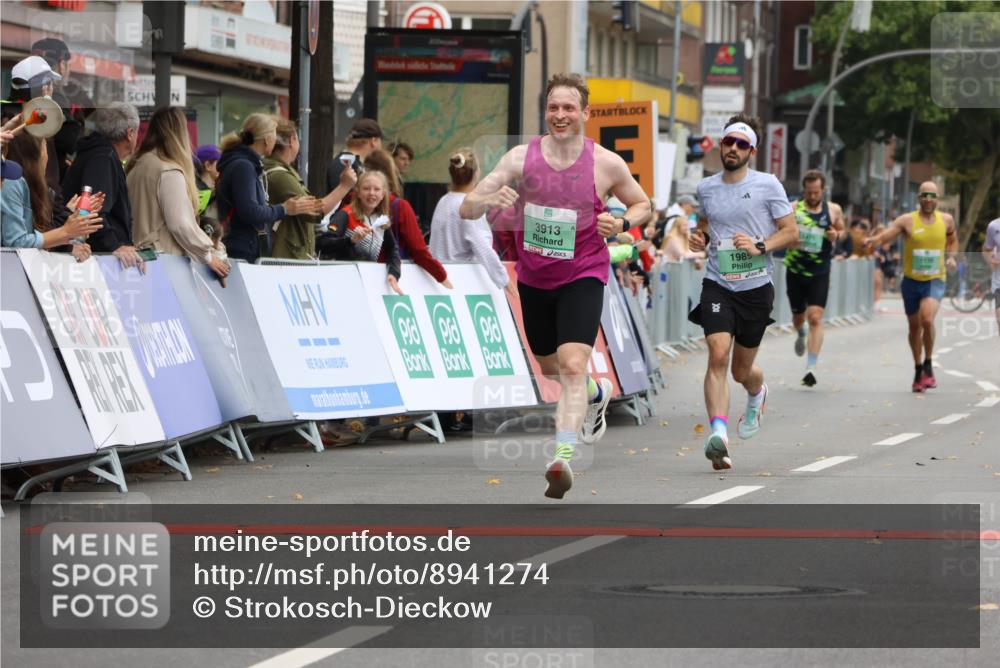 21.09.2025 - PSD Bank Halbmarathon Strokosch-Dieckow http://msf.ph/oto/8941274 21.09.2025 11:24:34 Ziel 1310, 1845, 1989, 3913, 3914 meine-sportfotos.de