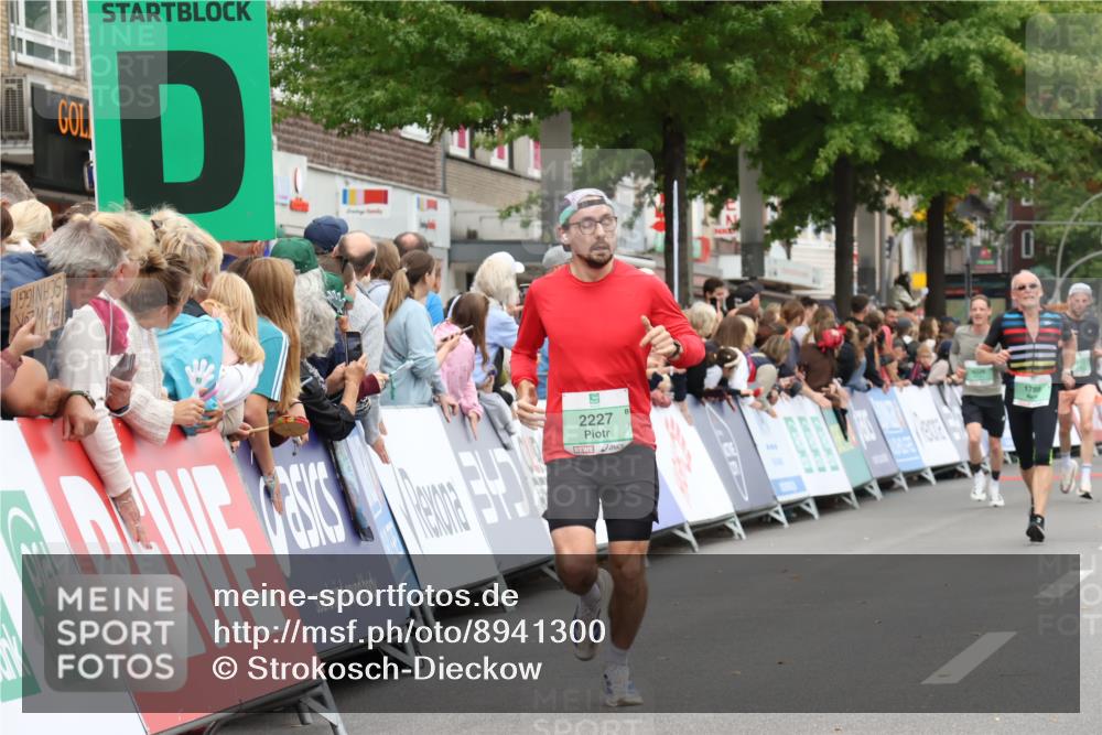 21.09.2025 - PSD Bank Halbmarathon Strokosch-Dieckow http://msf.ph/oto/8941300 21.09.2025 11:41:17 Ziel 2138, 2180, 2183, 2227 meine-sportfotos.de