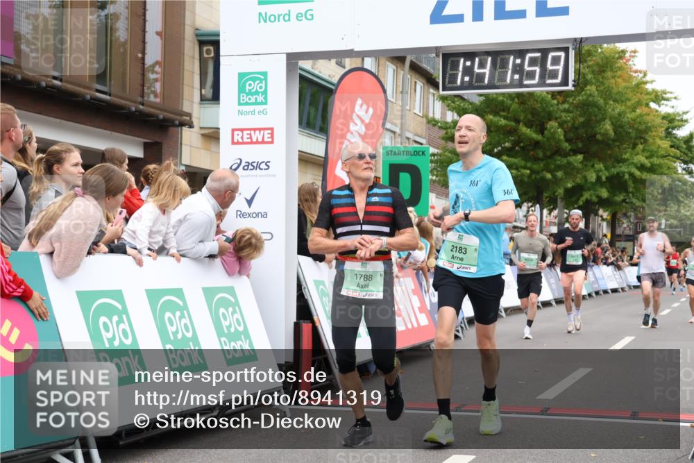 21.09.2025 - PSD Bank Halbmarathon Strokosch-Dieckow http://msf.ph/oto/8941319 21.09.2025 11:41:22 Ziel 1435, 1775, 1776, 1788, 2183, 2227, 3911, 4026 meine-sportfotos.de