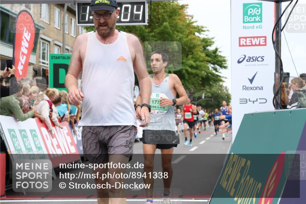 21.09.2025 - PSD Bank Halbmarathon Strokosch-Dieckow http://msf.ph/oto/8941338 21.09.2025 11:41:27 Ziel 1435, 1775, 1776, 1788, 2116, 2183, 3911, 4026 meine-sportfotos.de