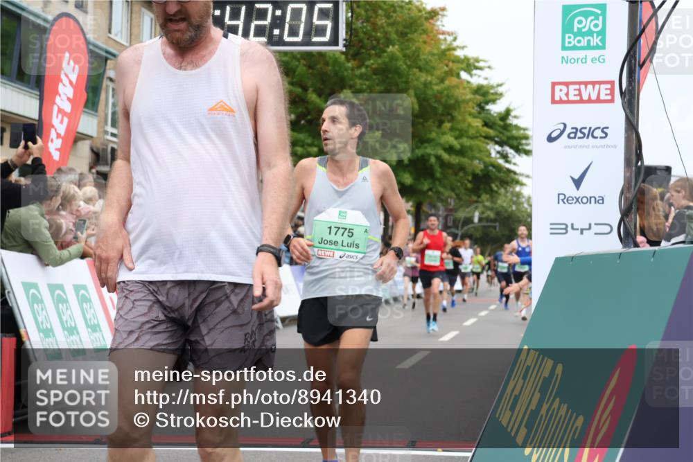 21.09.2025 - PSD Bank Halbmarathon Strokosch-Dieckow http://msf.ph/oto/8941340 21.09.2025 11:41:28 Ziel 1435, 1775, 1776, 1786, 1788, 2083, 2116, 2183, 3911, 4026 meine-sportfotos.de