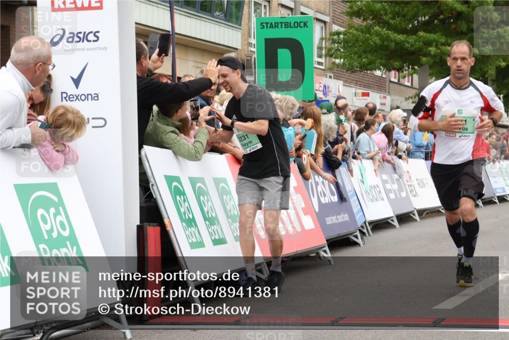 21.09.2025 - PSD Bank Halbmarathon Strokosch-Dieckow http://msf.ph/oto/8941381 21.09.2025 11:41:43 Ziel 1349, 1399, 1765, 2111, 2231, 2443, 3895 meine-sportfotos.de