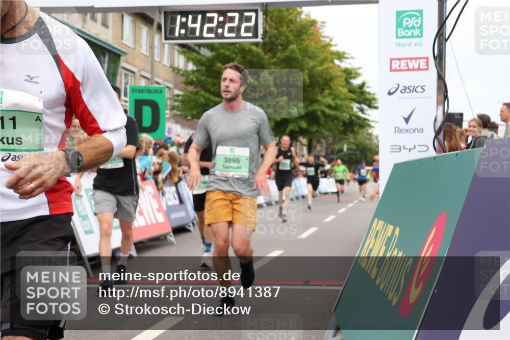 21.09.2025 - PSD Bank Halbmarathon Strokosch-Dieckow http://msf.ph/oto/8941387 21.09.2025 11:41:45 Ziel 1399, 1758, 1765, 1887, 2111, 2231, 3895 meine-sportfotos.de