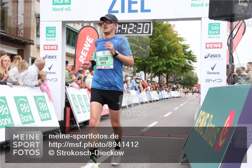 21.09.2025 - PSD Bank Halbmarathon Strokosch-Dieckow http://msf.ph/oto/8941412 21.09.2025 11:41:53 Ziel 1399, 1758, 1887, 2029, 2043 meine-sportfotos.de