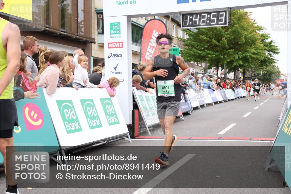 21.09.2025 - PSD Bank Halbmarathon Strokosch-Dieckow http://msf.ph/oto/8941449 21.09.2025 11:42:17 Ziel 1484, 1801, 2045 meine-sportfotos.de