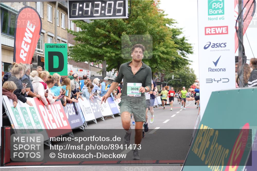 21.09.2025 - PSD Bank Halbmarathon Strokosch-Dieckow http://msf.ph/oto/8941473 21.09.2025 11:42:28 Ziel 1363, 1899, 2224, 2278, 2380, 3928, 4048 meine-sportfotos.de