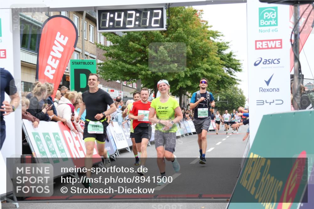 21.09.2025 - PSD Bank Halbmarathon Strokosch-Dieckow http://msf.ph/oto/8941500 21.09.2025 11:42:35 Ziel 1058, 1899, 1995, 2220, 2253, 2281, 2380, 3928, 3930, 4048 meine-sportfotos.de