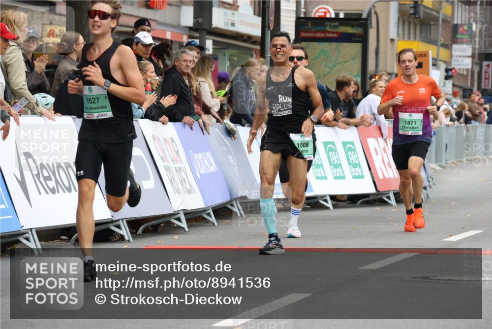 21.09.2025 - PSD Bank Halbmarathon Strokosch-Dieckow http://msf.ph/oto/8941536 21.09.2025 11:25:28 Ziel 1608, 1627, 1857, 1871 meine-sportfotos.de