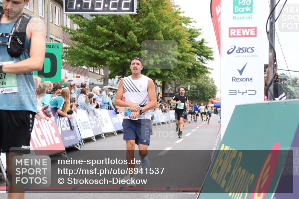 21.09.2025 - PSD Bank Halbmarathon Strokosch-Dieckow http://msf.ph/oto/8941537 21.09.2025 11:42:46 Ziel 1068, 1312, 2127, 2207, 2272, 4046 meine-sportfotos.de