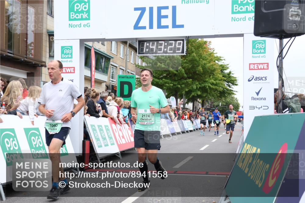 21.09.2025 - PSD Bank Halbmarathon Strokosch-Dieckow http://msf.ph/oto/8941558 21.09.2025 11:42:52 Ziel 1090, 2123, 2127, 2135, 2174, 2207, 3315, 4046 meine-sportfotos.de