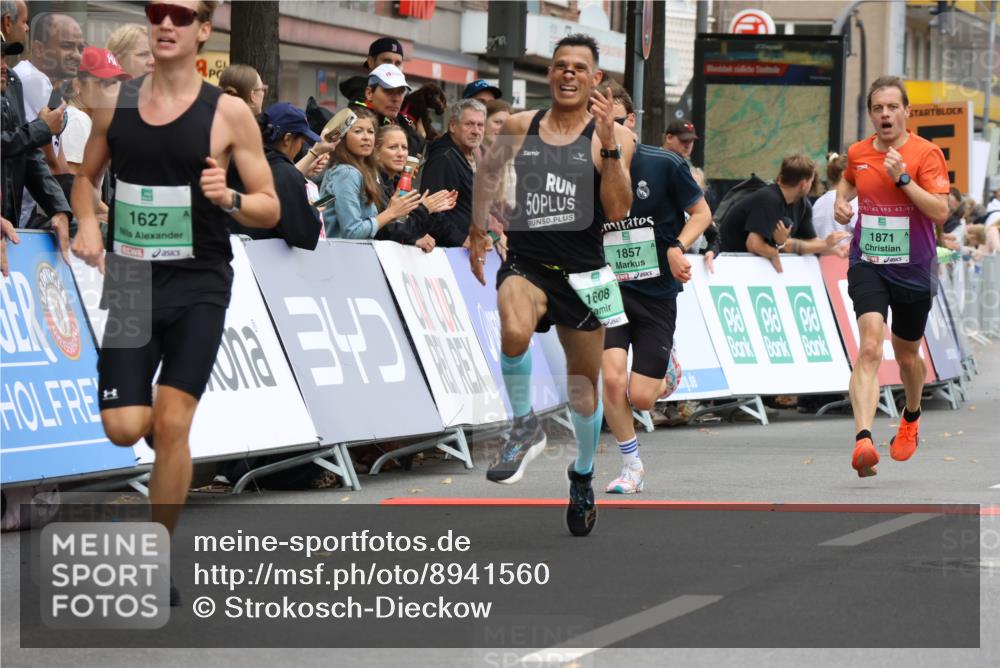 21.09.2025 - PSD Bank Halbmarathon Strokosch-Dieckow http://msf.ph/oto/8941560 21.09.2025 11:25:28 Ziel 1608, 1627, 1857, 1871 meine-sportfotos.de
