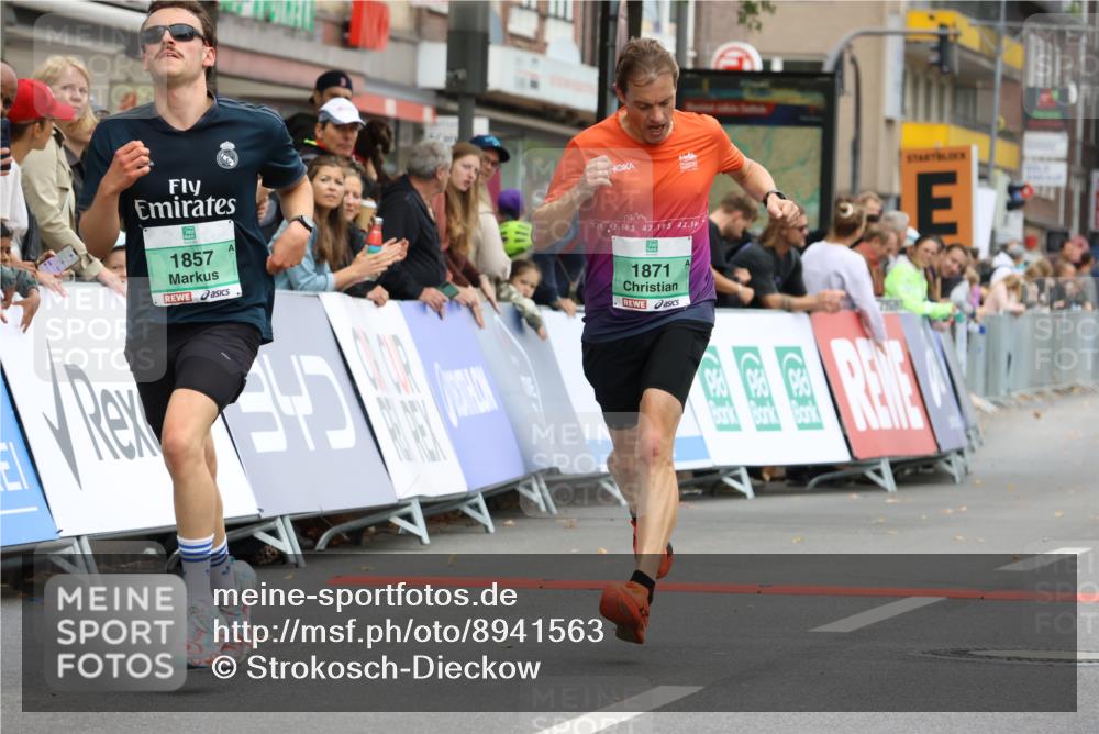 21.09.2025 - PSD Bank Halbmarathon Strokosch-Dieckow http://msf.ph/oto/8941563 21.09.2025 11:25:30 Ziel 1608, 1627, 1857, 1871 meine-sportfotos.de