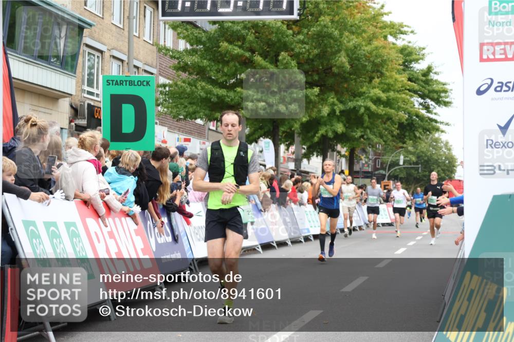 21.09.2025 - PSD Bank Halbmarathon Strokosch-Dieckow http://msf.ph/oto/8941601 21.09.2025 11:43:04 Ziel 1749, 1750, 2100, 2135, 2158, 2369, 2995 meine-sportfotos.de