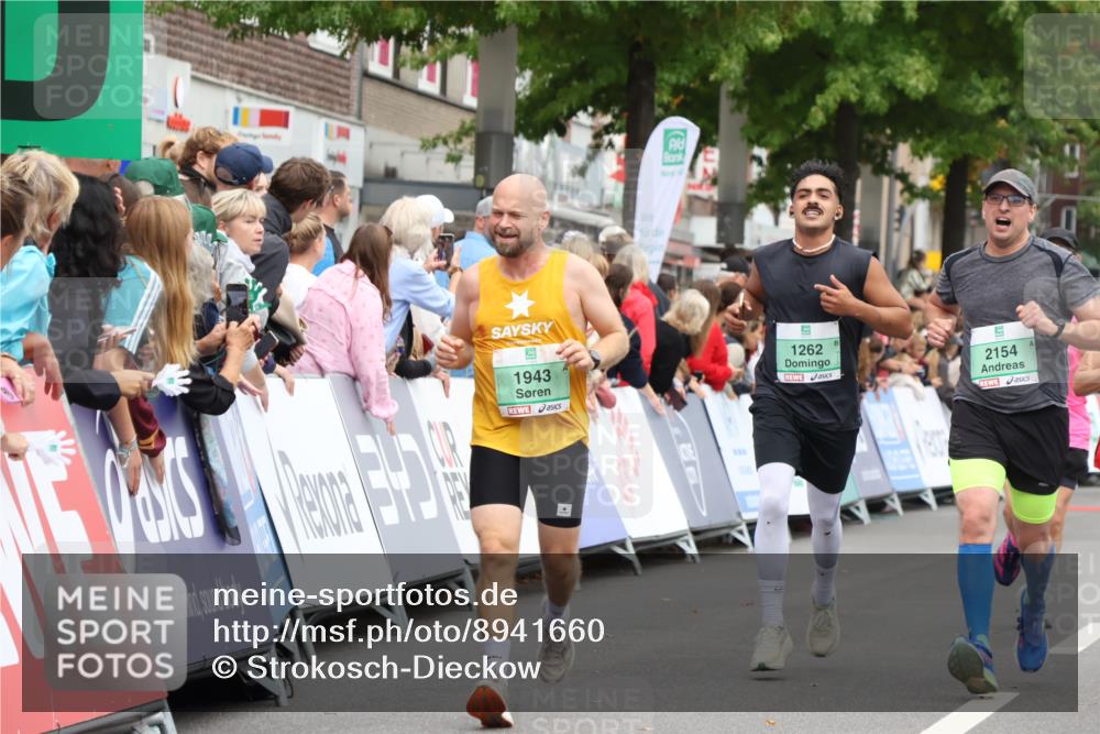 21.09.2025 - PSD Bank Halbmarathon Strokosch-Dieckow http://msf.ph/oto/8941660 21.09.2025 11:43:23 Ziel 1262, 1264, 1856, 1943, 2027, 2154, 2240, 2265 meine-sportfotos.de