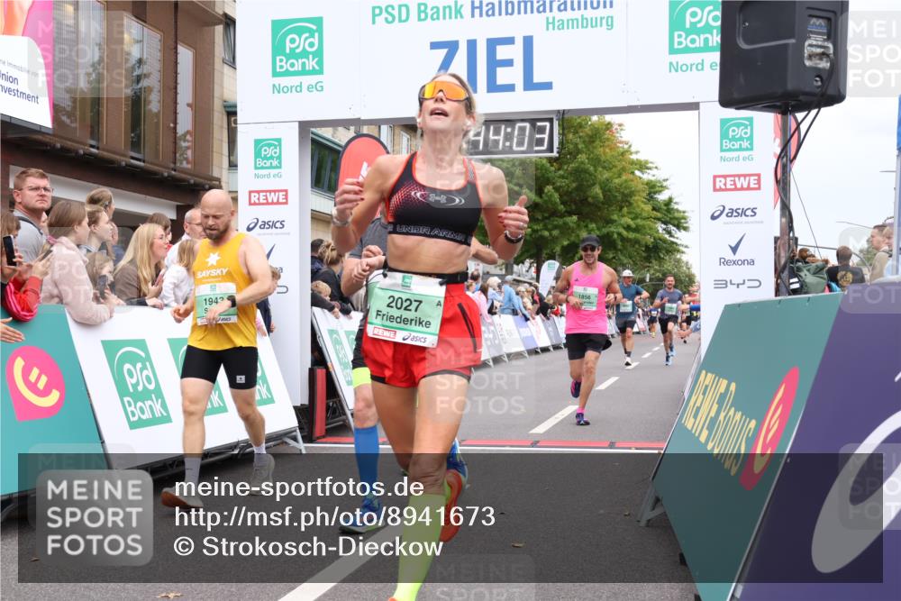 21.09.2025 - PSD Bank Halbmarathon Strokosch-Dieckow http://msf.ph/oto/8941673 21.09.2025 11:43:26 Ziel 1262, 1264, 1804, 1856, 1943, 2027, 2154, 3920 meine-sportfotos.de