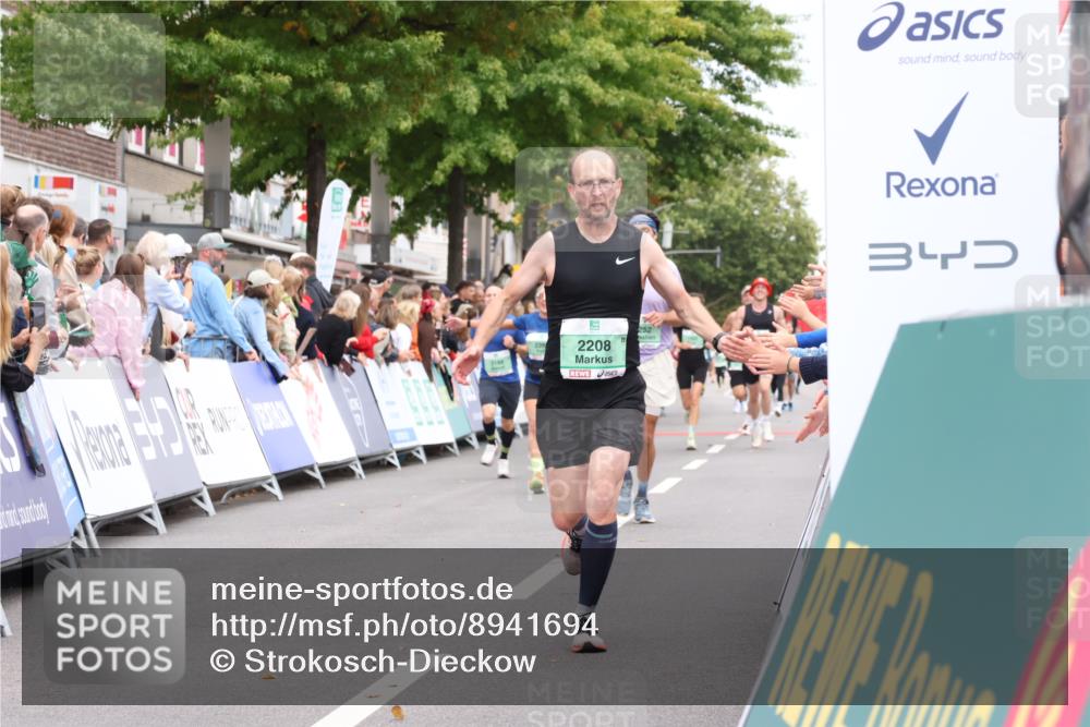 21.09.2025 - PSD Bank Halbmarathon Strokosch-Dieckow http://msf.ph/oto/8941694 21.09.2025 11:43:33 Ziel 1262, 1804, 1856, 1943, 2027, 2154, 2208, 2252, 3920 meine-sportfotos.de