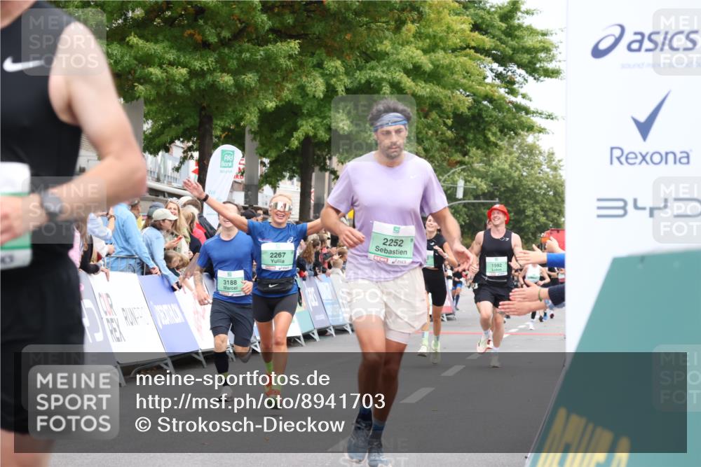 21.09.2025 - PSD Bank Halbmarathon Strokosch-Dieckow http://msf.ph/oto/8941703 21.09.2025 11:43:35 Ziel 1804, 2208, 2252, 2267, 3188, 3920 meine-sportfotos.de