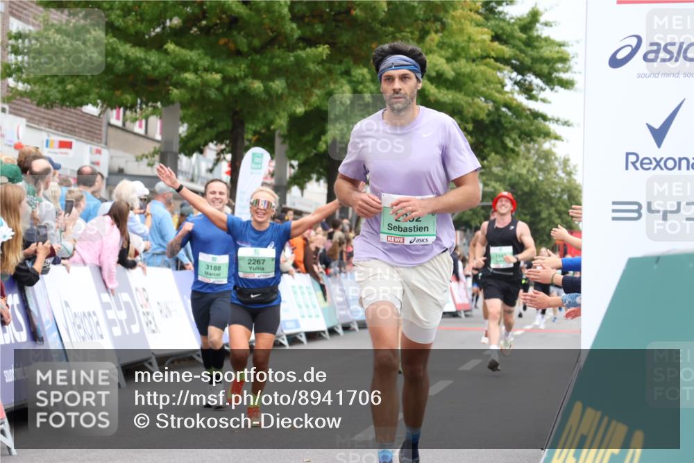 21.09.2025 - PSD Bank Halbmarathon Strokosch-Dieckow http://msf.ph/oto/8941706 21.09.2025 11:43:36 Ziel 1592, 1593, 1804, 2208, 2252, 2267, 3188, 3920 meine-sportfotos.de
