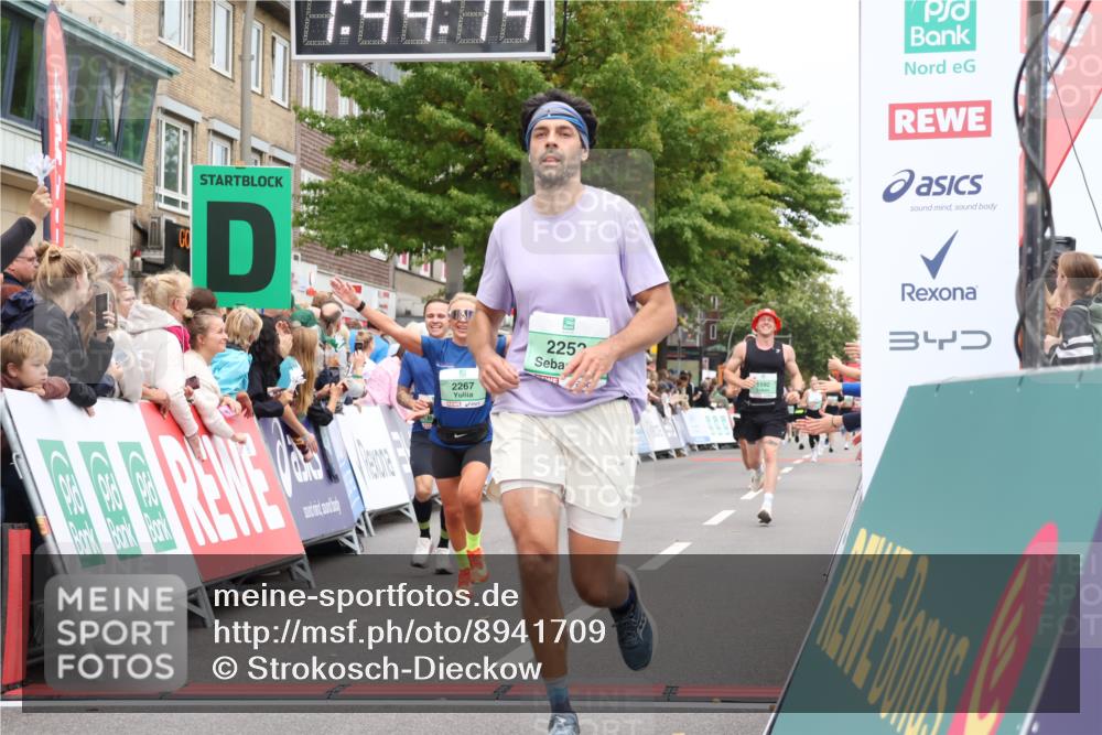 21.09.2025 - PSD Bank Halbmarathon Strokosch-Dieckow http://msf.ph/oto/8941709 21.09.2025 11:43:37 Ziel 1592, 1593, 1804, 2208, 2252, 2267, 3188, 3920 meine-sportfotos.de