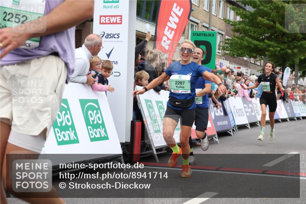 21.09.2025 - PSD Bank Halbmarathon Strokosch-Dieckow http://msf.ph/oto/8941714 21.09.2025 11:43:39 Ziel 1073, 1592, 1593, 2208, 2252, 2267, 3188 meine-sportfotos.de