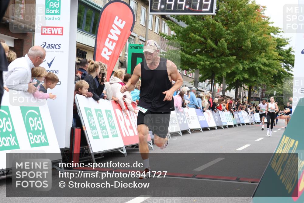 21.09.2025 - PSD Bank Halbmarathon Strokosch-Dieckow http://msf.ph/oto/8941727 21.09.2025 11:43:42 Ziel 1073, 1592, 1593, 2208, 2252, 2267, 3188 meine-sportfotos.de