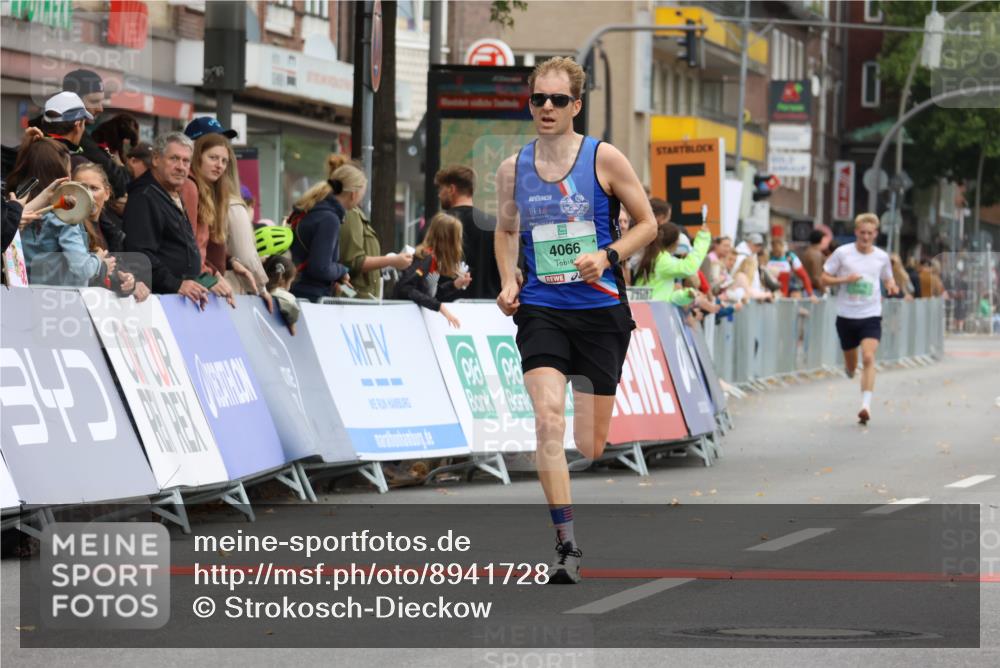 21.09.2025 - PSD Bank Halbmarathon Strokosch-Dieckow http://msf.ph/oto/8941728 21.09.2025 11:26:15 Ziel 1868, 1916, 2249, 4066 meine-sportfotos.de