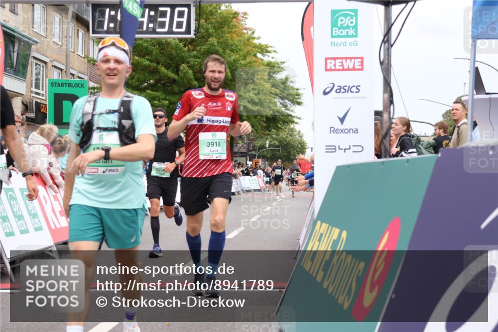 21.09.2025 - PSD Bank Halbmarathon Strokosch-Dieckow http://msf.ph/oto/8941789 21.09.2025 11:44:02 Ziel 1282, 1333, 1336, 2054, 2119, 2147, 2350, 3918 meine-sportfotos.de