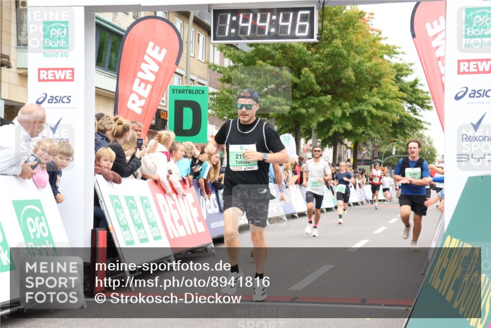21.09.2025 - PSD Bank Halbmarathon Strokosch-Dieckow http://msf.ph/oto/8941816 21.09.2025 11:44:09 Ziel 1621, 1986, 2196, 2294, 2350, 2460, 3918 meine-sportfotos.de