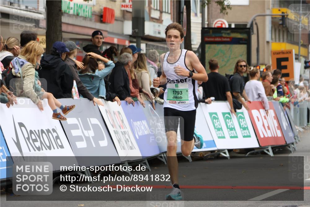 21.09.2025 - PSD Bank Halbmarathon Strokosch-Dieckow http://msf.ph/oto/8941832 21.09.2025 11:26:47 Ziel 1439, 1793, 4040 meine-sportfotos.de
