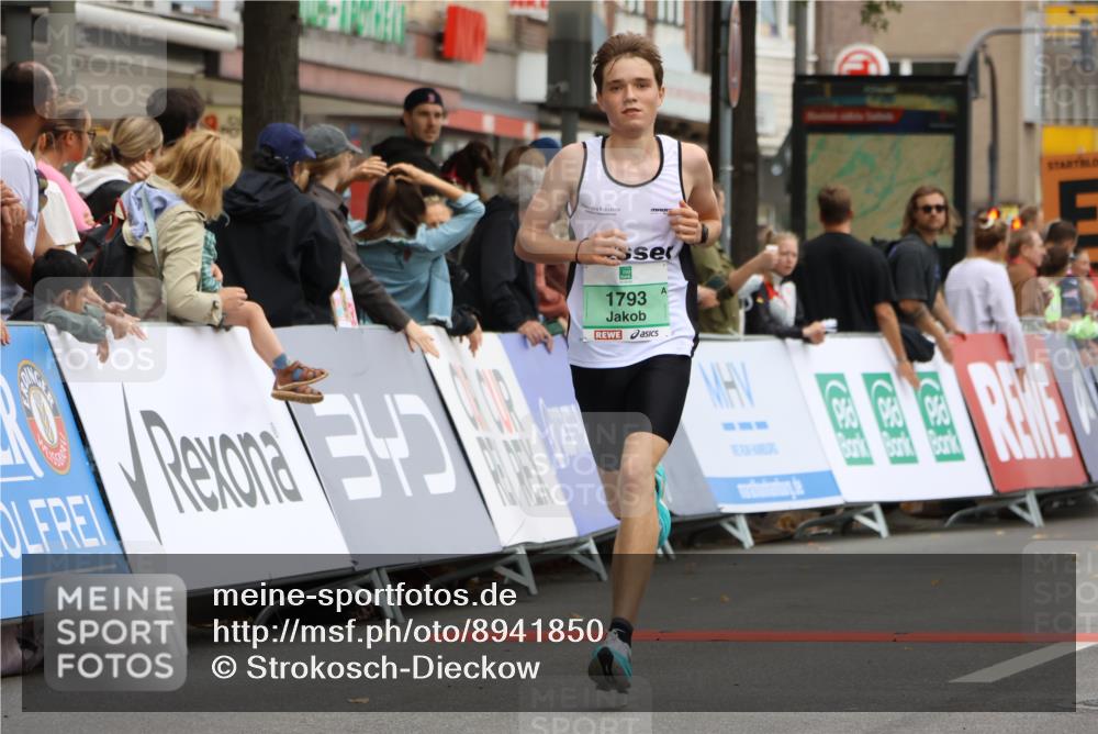 21.09.2025 - PSD Bank Halbmarathon Strokosch-Dieckow http://msf.ph/oto/8941850 21.09.2025 11:26:48 Ziel 1439, 1793, 4040 meine-sportfotos.de