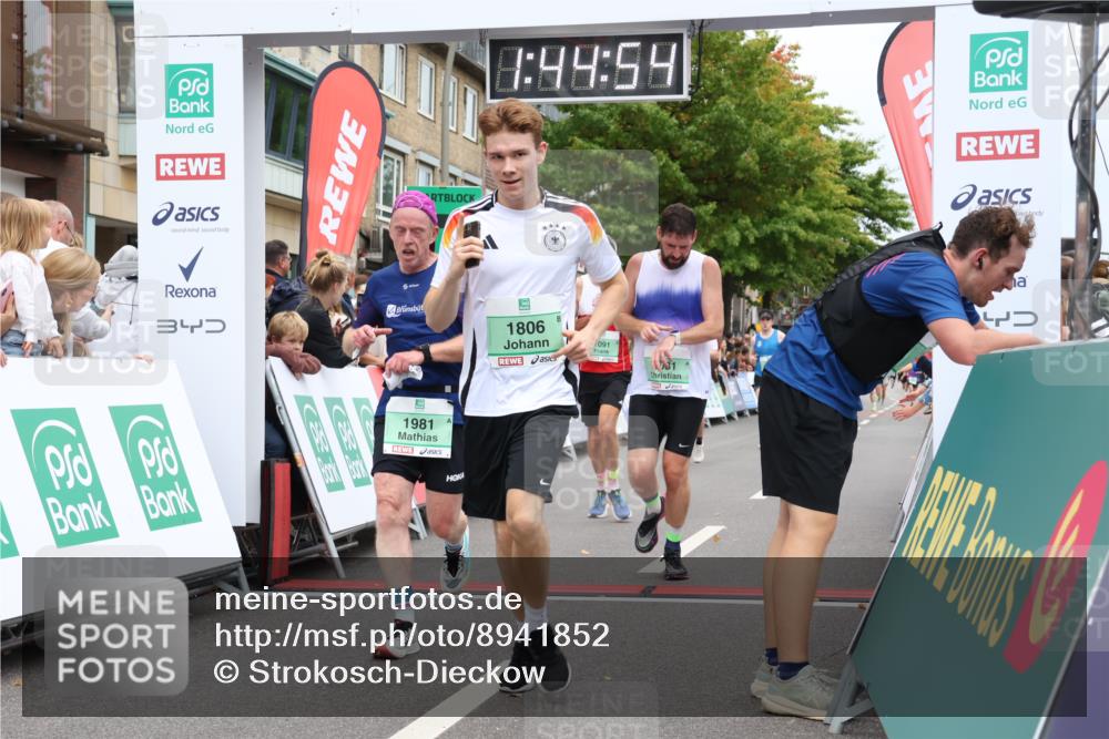 21.09.2025 - PSD Bank Halbmarathon Strokosch-Dieckow http://msf.ph/oto/8941852 21.09.2025 11:44:17 Ziel 1091, 1146, 1329, 1621, 1757, 1806, 1981, 2081, 2196, 2294, 2460, 3023 meine-sportfotos.de