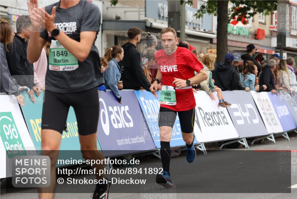 21.09.2025 - PSD Bank Halbmarathon Strokosch-Dieckow http://msf.ph/oto/8941892 21.09.2025 11:27:12 Ziel 1236, 1598, 1849, 1879, 4005 meine-sportfotos.de