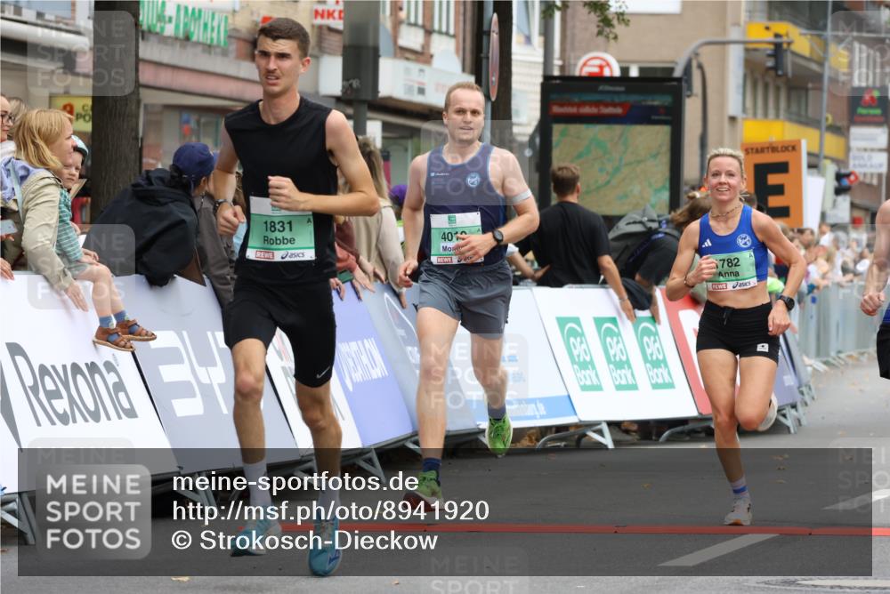21.09.2025 - PSD Bank Halbmarathon Strokosch-Dieckow http://msf.ph/oto/8941920 21.09.2025 11:27:23 Ziel 1236, 1781, 1782, 1831, 1874, 1879, 1953, 4005, 4019 meine-sportfotos.de