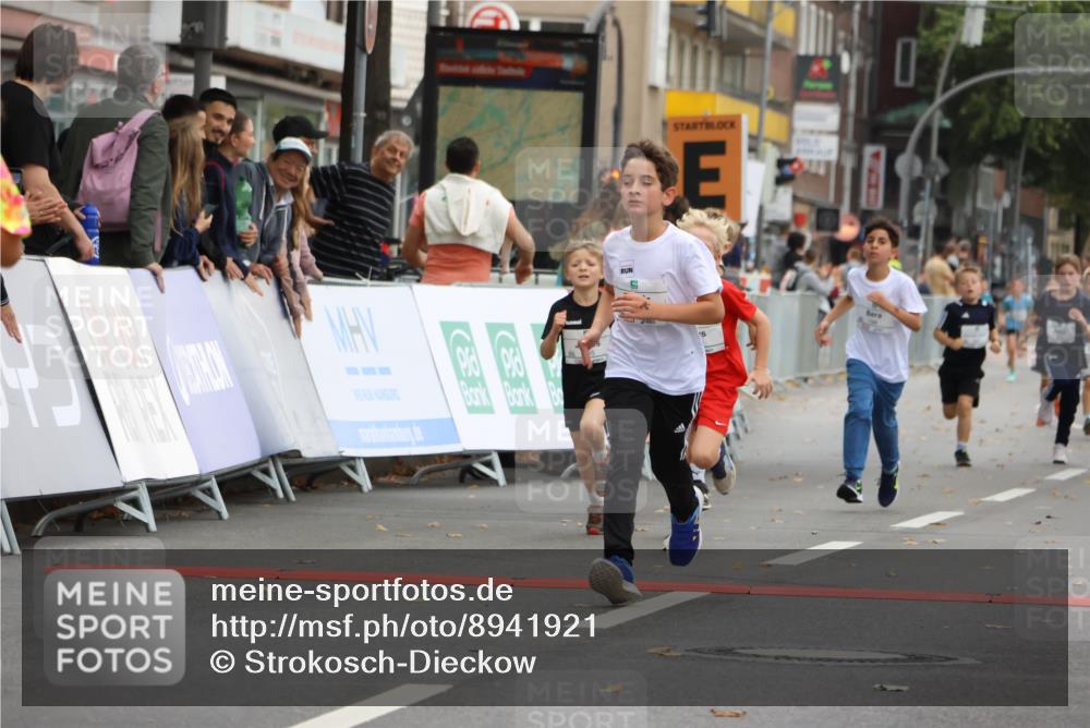 21.09.2025 - PSD Bank Halbmarathon Strokosch-Dieckow http://msf.ph/oto/8941921 21.09.2025 10:28:28 Ziel 123, 150, 157, 158, 197, 198, 204, 205, 215, 316, 317, 321, 426, 461 meine-sportfotos.de