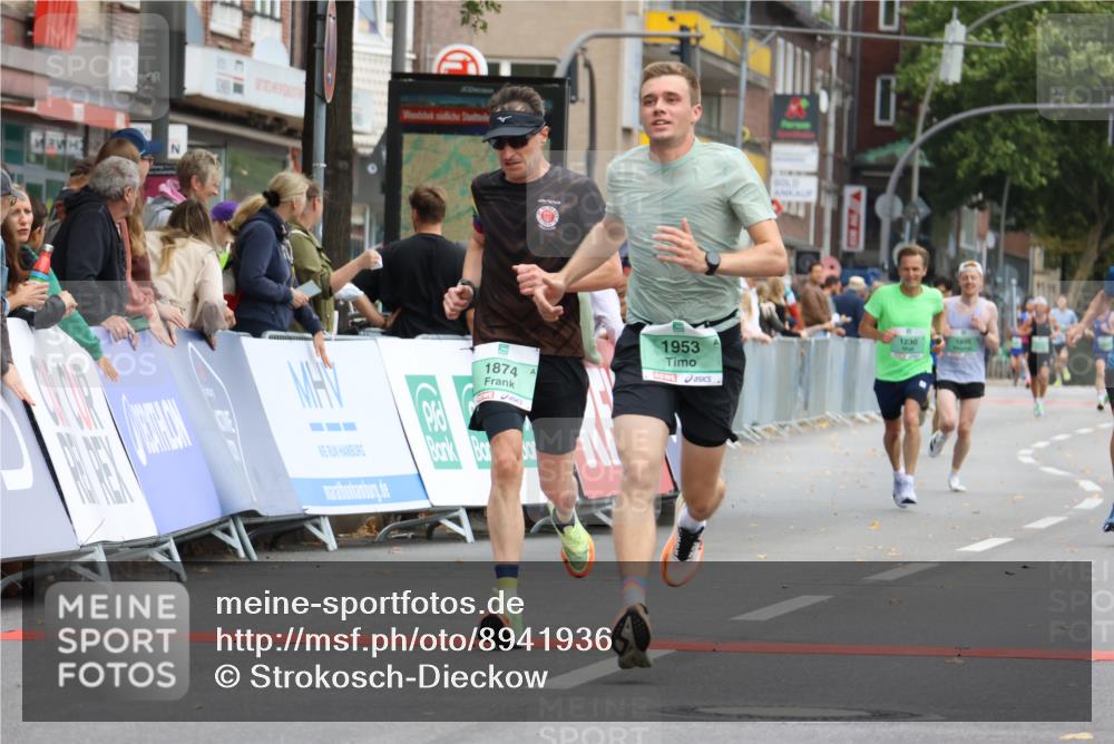 21.09.2025 - PSD Bank Halbmarathon Strokosch-Dieckow http://msf.ph/oto/8941936 21.09.2025 11:27:29 Ziel 1781, 1782, 1831, 1874, 1949, 1953, 4019 meine-sportfotos.de