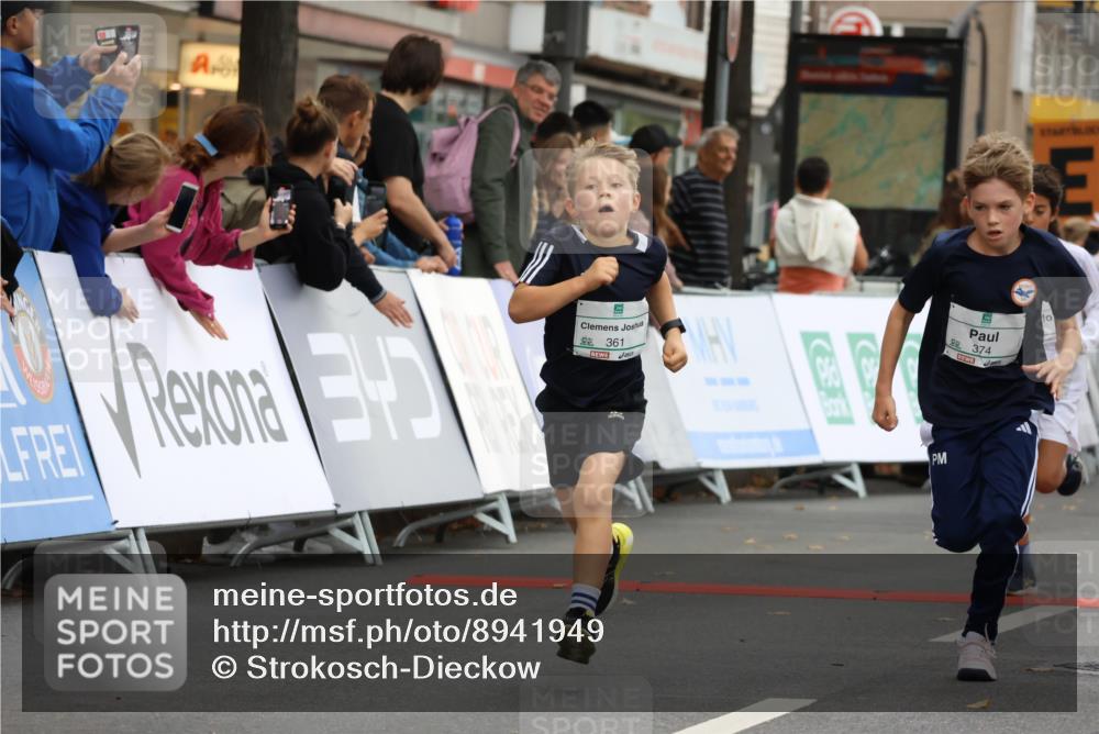 21.09.2025 - PSD Bank Halbmarathon Strokosch-Dieckow http://msf.ph/oto/8941949 21.09.2025 10:28:36 Ziel 123, 126, 150, 197, 198, 204, 205, 317, 321, 357, 361, 371, 374, 388, 389, 408, 426, 437 meine-sportfotos.de