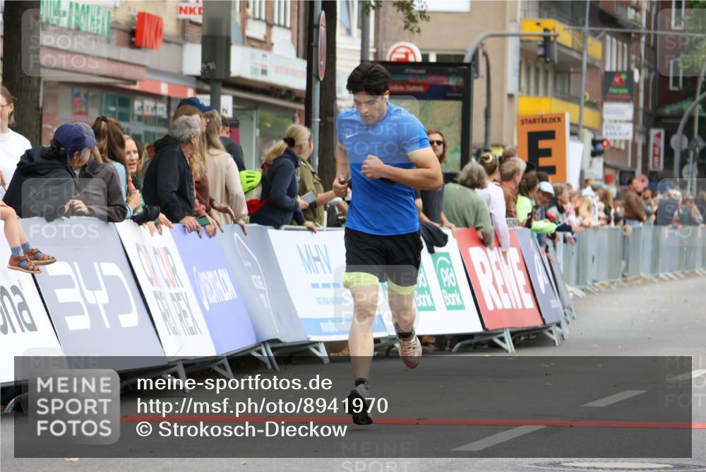 21.09.2025 - PSD Bank Halbmarathon Strokosch-Dieckow http://msf.ph/oto/8941970 21.09.2025 11:27:43 Ziel 1230, 1895, 1949 meine-sportfotos.de