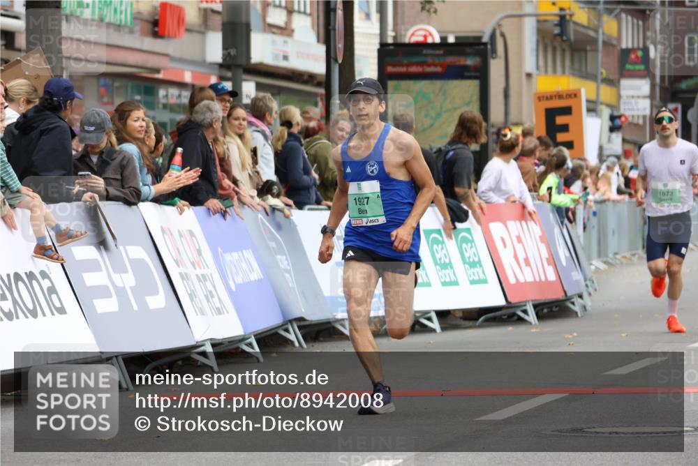 21.09.2025 - PSD Bank Halbmarathon Strokosch-Dieckow http://msf.ph/oto/8942008 21.09.2025 11:28:01 Ziel 1018, 1872, 1927, 2266 meine-sportfotos.de