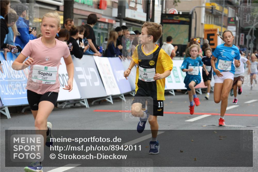 21.09.2025 - PSD Bank Halbmarathon Strokosch-Dieckow http://msf.ph/oto/8942011 21.09.2025 10:28:47 Ziel 109, 126, 142, 193, 194, 255, 258, 266, 337, 338, 357, 371, 388, 389, 397, 408, 412, 415, 437, 440 meine-sportfotos.de