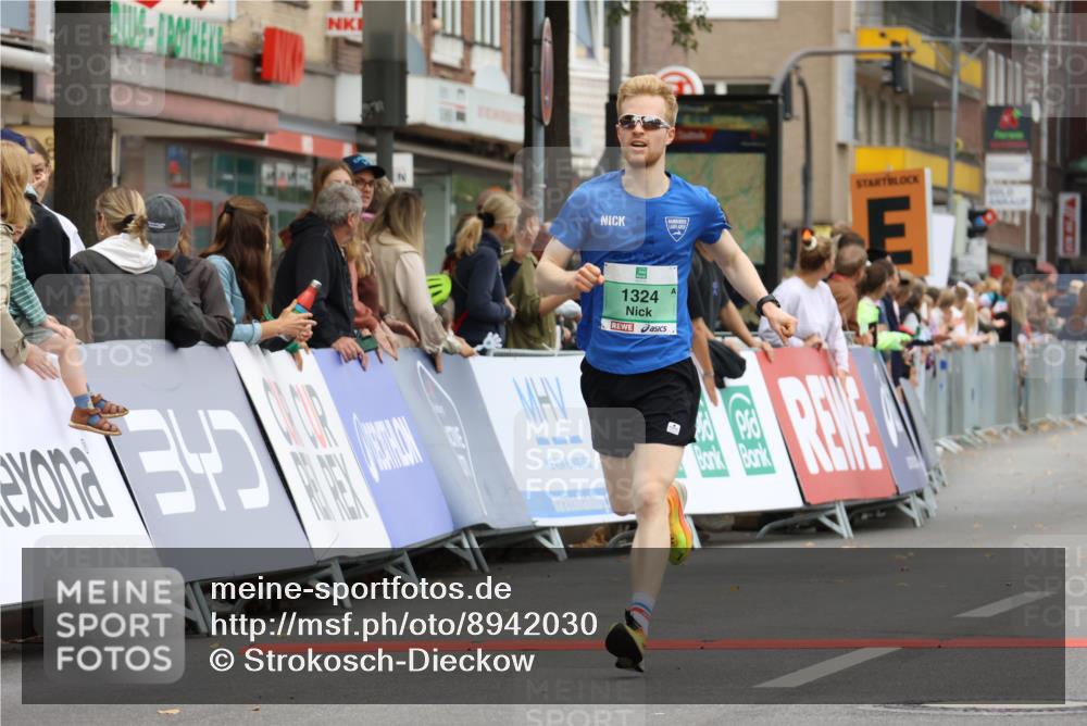 21.09.2025 - PSD Bank Halbmarathon Strokosch-Dieckow http://msf.ph/oto/8942030 21.09.2025 11:28:13 Ziel 1324, 1867, 1872 meine-sportfotos.de