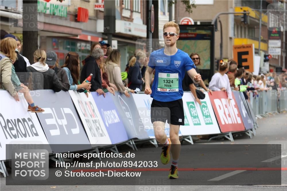 21.09.2025 - PSD Bank Halbmarathon Strokosch-Dieckow http://msf.ph/oto/8942033 21.09.2025 11:28:13 Ziel 1324, 1867, 1872 meine-sportfotos.de