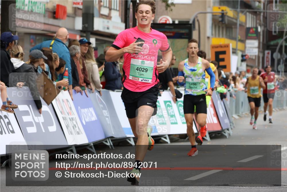 21.09.2025 - PSD Bank Halbmarathon Strokosch-Dieckow http://msf.ph/oto/8942071 21.09.2025 11:28:42 Ziel 1456, 1909, 1978, 4029 meine-sportfotos.de