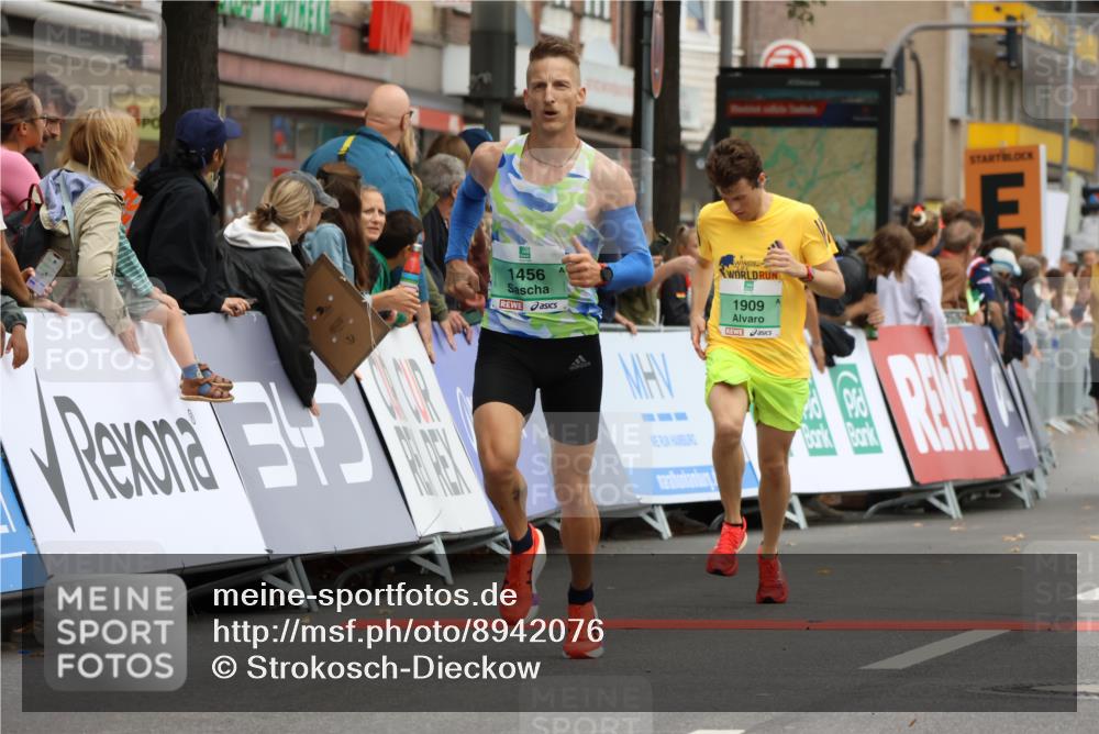 21.09.2025 - PSD Bank Halbmarathon Strokosch-Dieckow http://msf.ph/oto/8942076 21.09.2025 11:28:43 Ziel 1456, 1909, 1978, 2092, 4029 meine-sportfotos.de