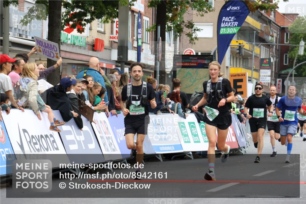 21.09.2025 - PSD Bank Halbmarathon Strokosch-Dieckow http://msf.ph/oto/8942161 21.09.2025 11:29:19 Ziel 1437, 1472, 1773, 1854, 2955, 3898 meine-sportfotos.de
