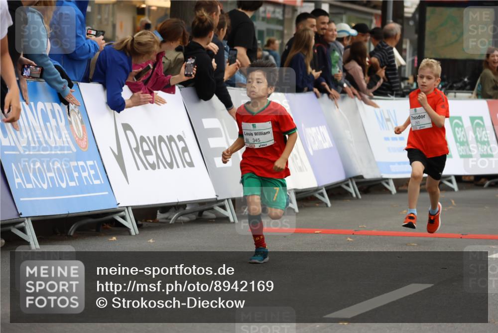 21.09.2025 - PSD Bank Halbmarathon Strokosch-Dieckow http://msf.ph/oto/8942169 21.09.2025 10:29:15 Ziel 233, 261, 327, 345, 381, 390, 395, 416, 434, 455 meine-sportfotos.de