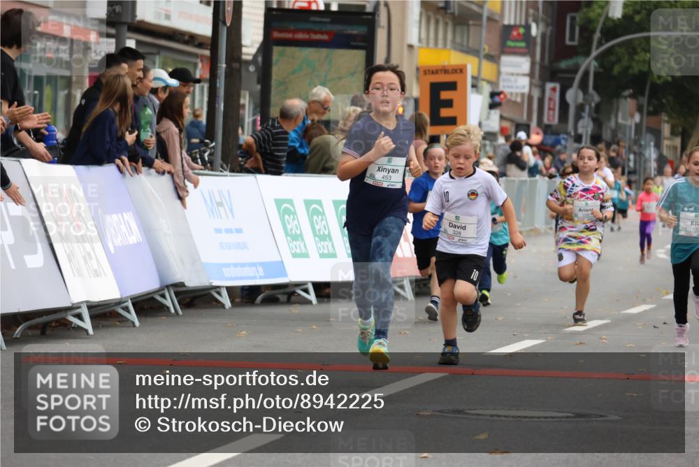 21.09.2025 - PSD Bank Halbmarathon Strokosch-Dieckow http://msf.ph/oto/8942225 21.09.2025 10:29:31 Ziel 132, 166, 233, 235, 250, 300, 301, 328, 393, 406, 453 meine-sportfotos.de