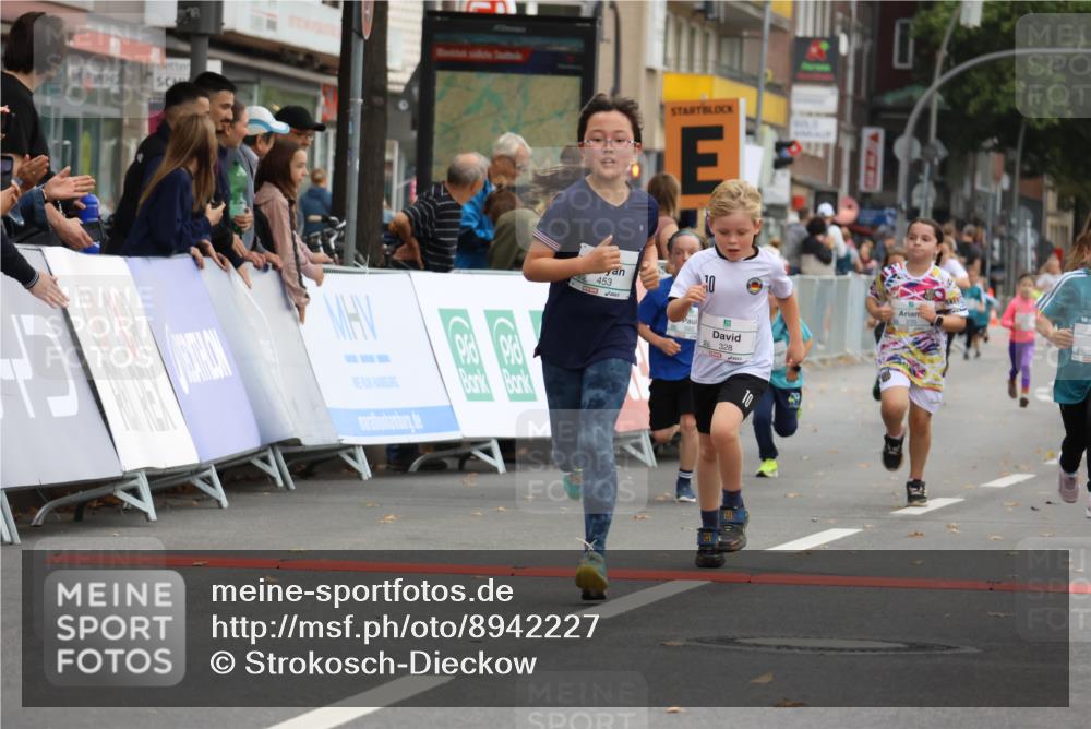 21.09.2025 - PSD Bank Halbmarathon Strokosch-Dieckow http://msf.ph/oto/8942227 21.09.2025 10:29:31 Ziel 132, 166, 233, 235, 250, 300, 301, 328, 393, 406, 453 meine-sportfotos.de
