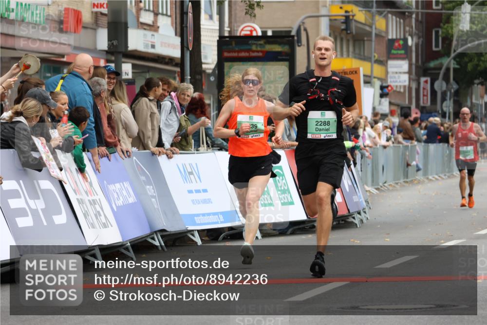 21.09.2025 - PSD Bank Halbmarathon Strokosch-Dieckow http://msf.ph/oto/8942236 21.09.2025 11:29:51 Ziel 1325, 1407, 1939, 2288 meine-sportfotos.de