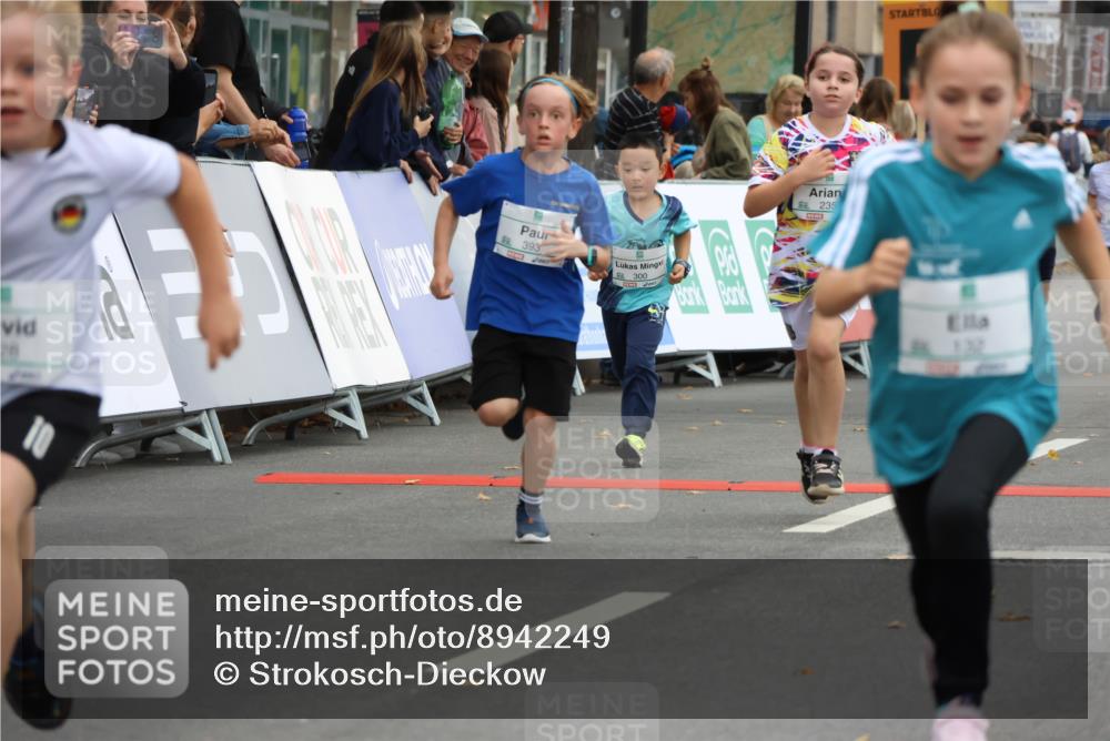 21.09.2025 - PSD Bank Halbmarathon Strokosch-Dieckow http://msf.ph/oto/8942249 21.09.2025 10:29:35 Ziel 103, 132, 235, 271, 296, 300, 301, 319, 328, 393, 453 meine-sportfotos.de